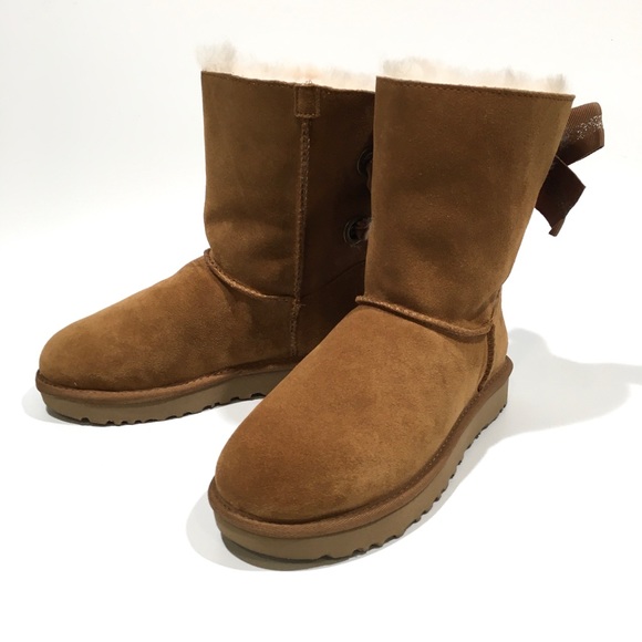 UGG CUSTOMIZABLE BAILEY BOW SHORT BOOTS -CHESTNUT SUEDE /SHEEPSKIN -WOMEN’S US 6 - Picture 2 of 8